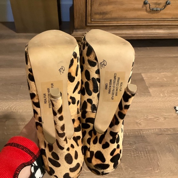 Steve Madden cheetah print cow hair heels with studded toes, 7, NWT! - Picture 8 of 9